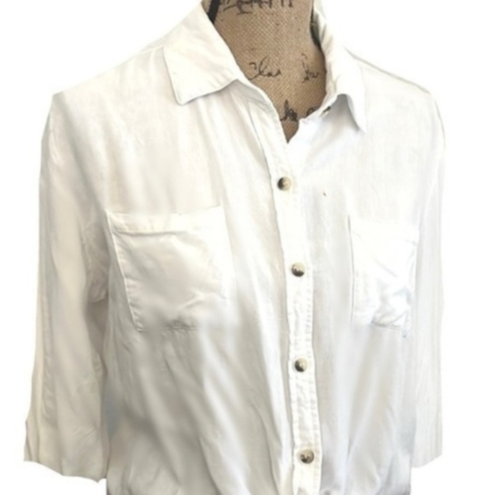 Sim & Sam Button Down Blouse!! - Picture 4 of 4